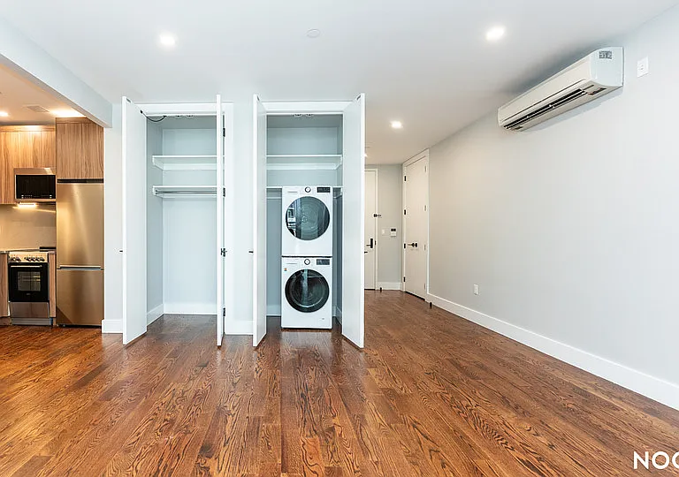 31-61 Vernon Blvd #2P — Photo 11