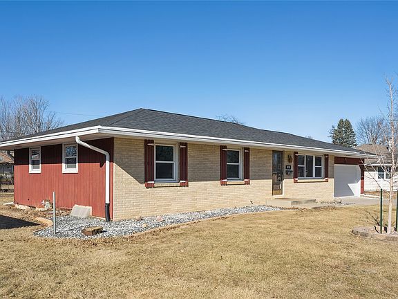 3rd image of 806 SE Bel Aire Rd