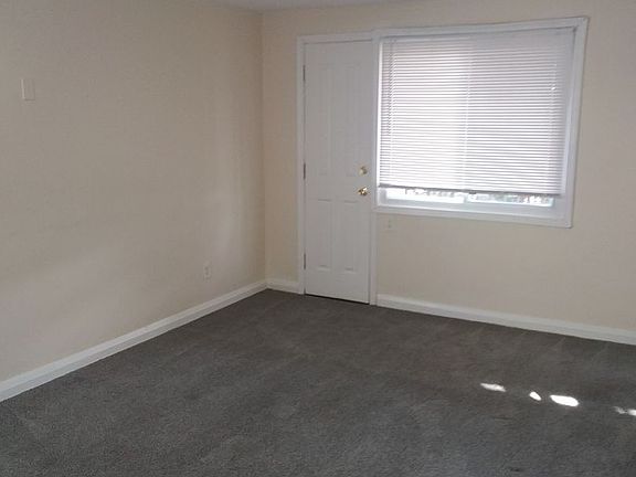3rd image of 5801-5803 Narcissus Ave #2