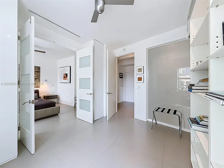 1460 Ocean Dr #404 — Photo 25