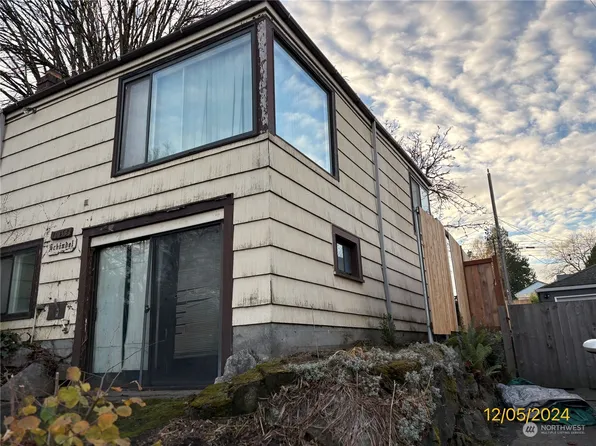 10453 20th Avenue S, Seattle, WA 98168