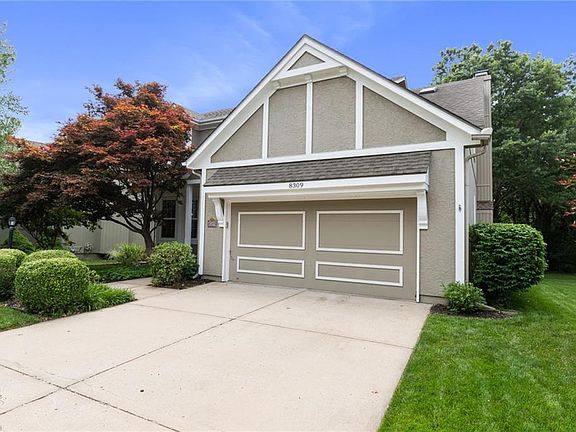 3rd image of 8309 W 152nd Ter