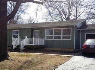 603 Spring Valley Dr, Windsor, MO 65360