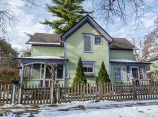 106 N Porter St, Elgin, IL 60120