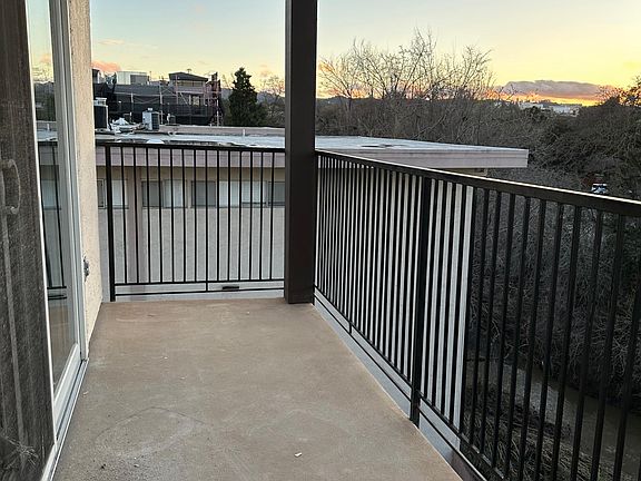 4th image of 1743 Carmel Dr APT 26