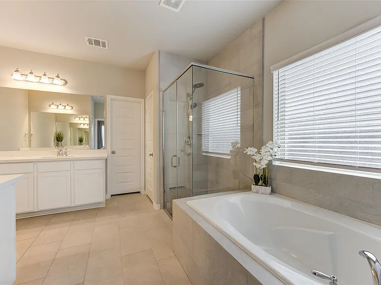 7735 Wrightwood Dr — Photo 15