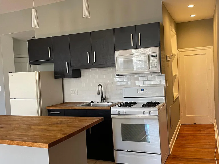 1604 Bolton St #2R — Photo 12