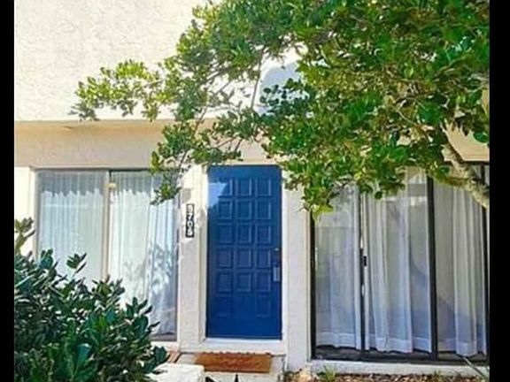 4th image of 8705 Cove Ct #8705
