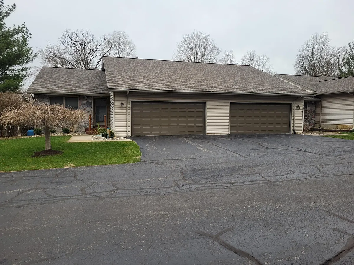 Building Photo - 5790 Wood Valley Rd