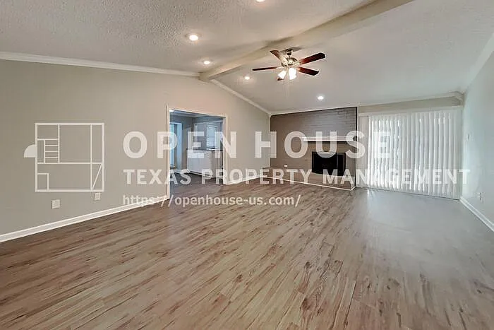 3 bed, 2.0 bath, 1646 sqft, $2,440 — Photo 3