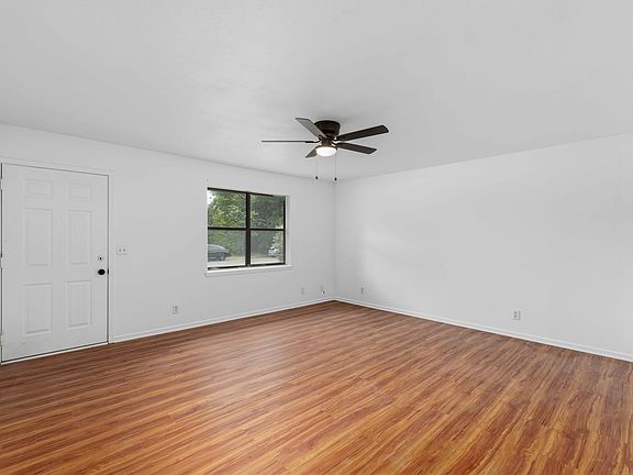 2nd image of 112 Orchard Dr