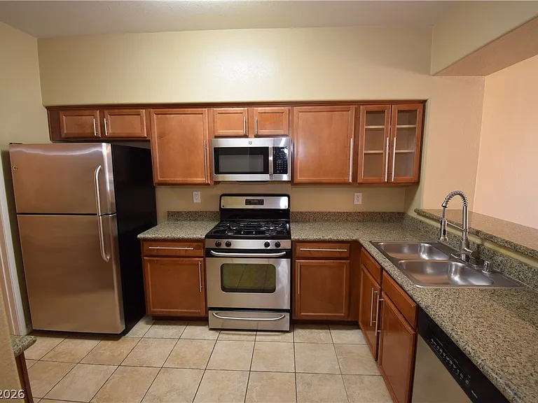 1613 Queen Victoria St #103 — Photo 10