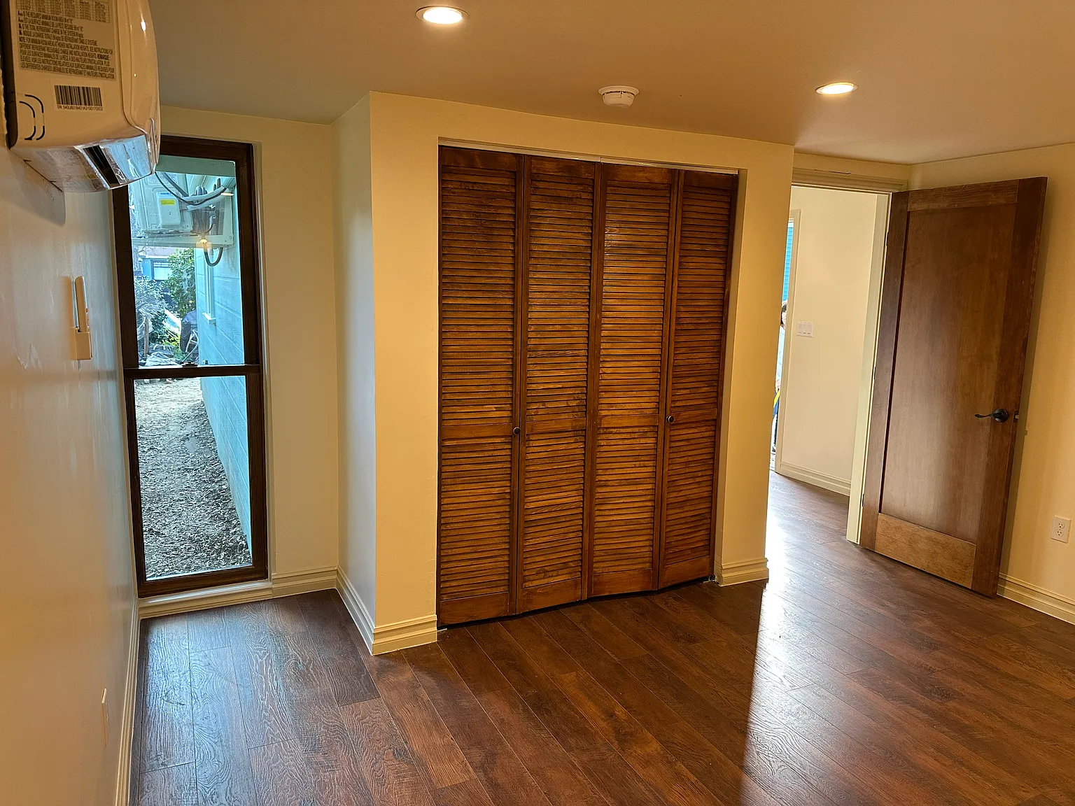 2 bed, 715 sqft, $2,350 — Photo 2