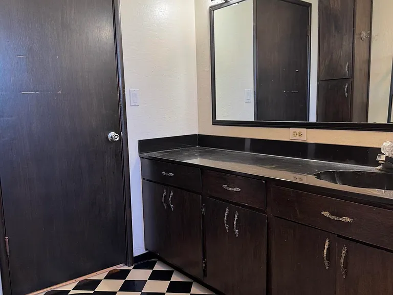 2859 Foskett Ave — Photo 24