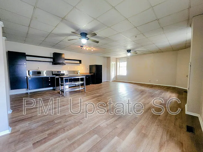 101 Silver St #101 — Photo 3