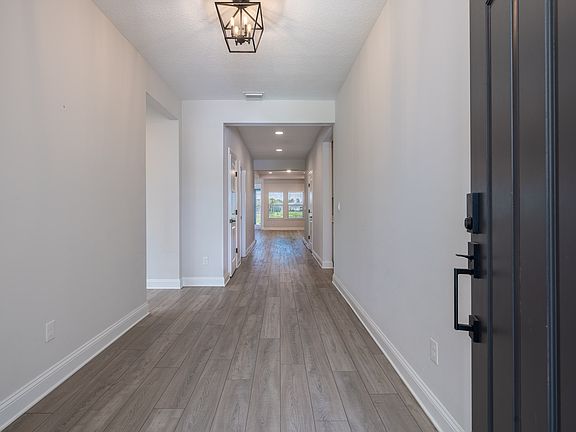 5th image of 79 Stansbury Ln