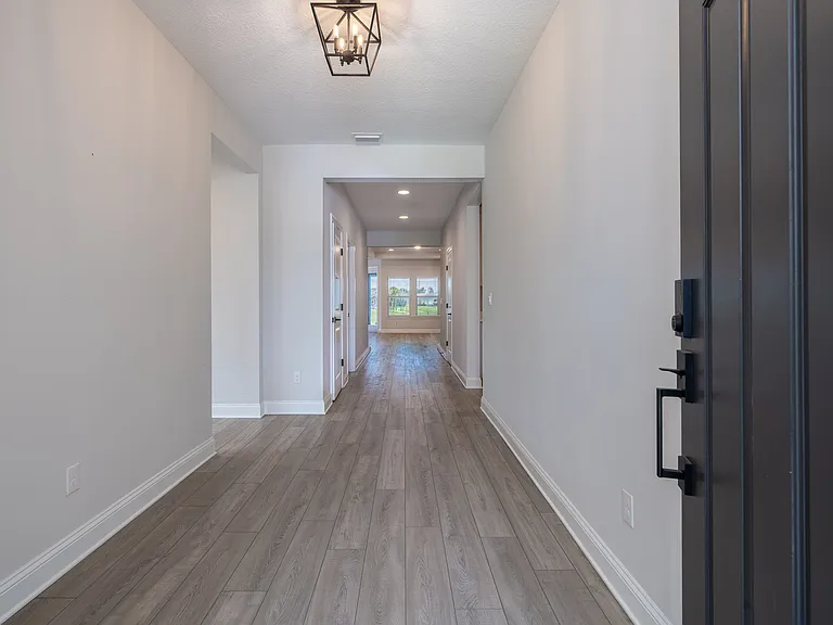 79 Stansbury Ln — Photo 5