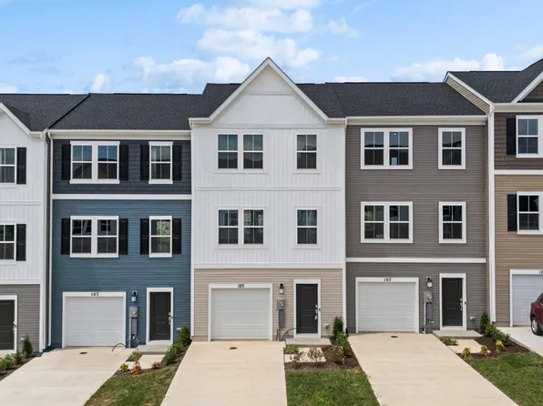105 Milburn Dr, Martinsburg, WV 25401