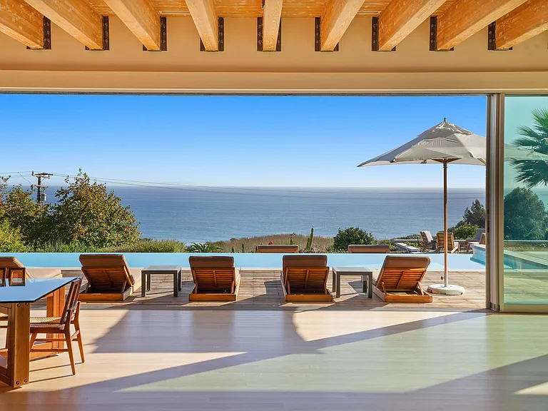 Perfect for lounging, dining, and embracing Malibu's charm.
