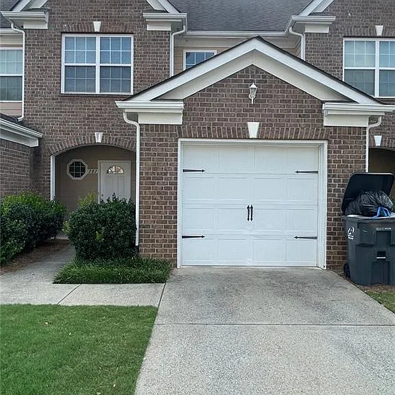 282 Village Dr — Photo 1