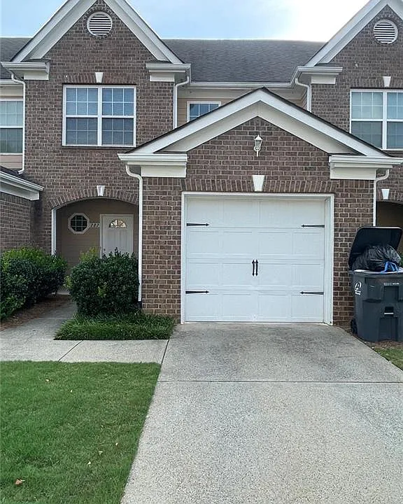 282 Village Dr