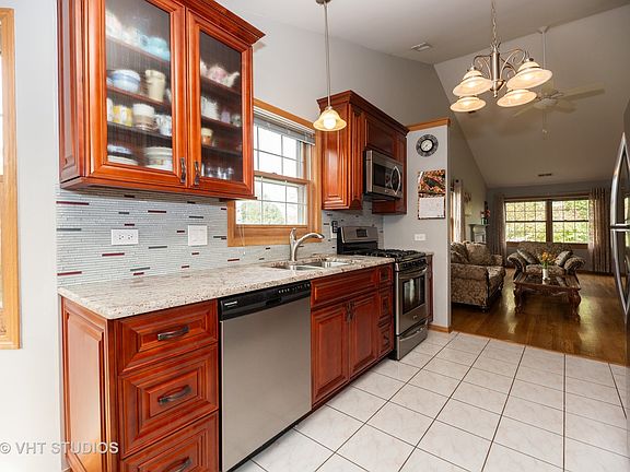 5th image of 3145 Daniels Ct