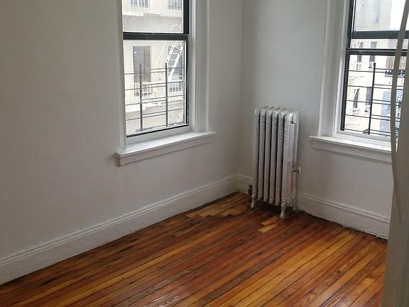 4th image of 2114 Daly Ave APT 5C