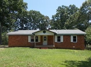 929 Lakey Rd, Carthage, NC 27325