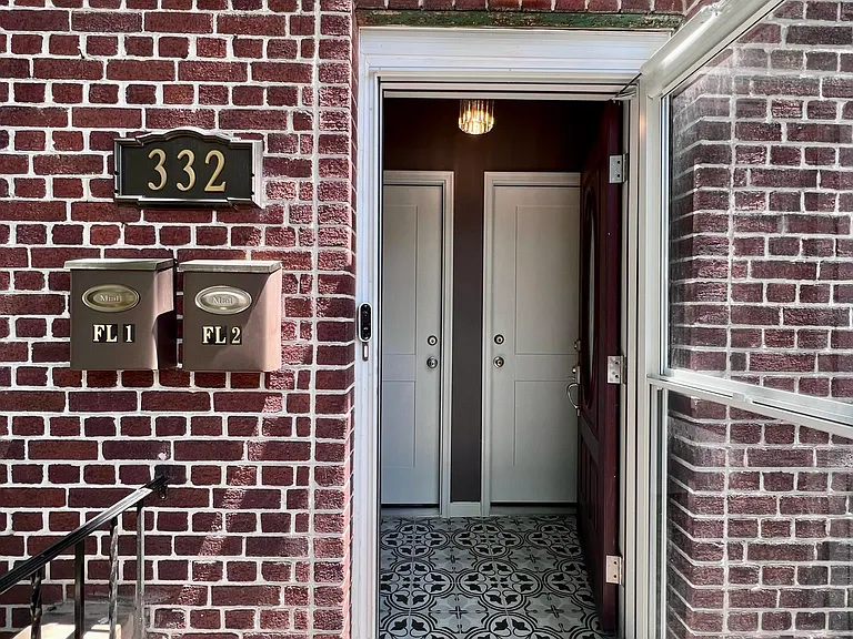 332 Virginia Ave — Photo 2
