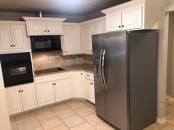 3rd image of 1418 Westbrooke Ter