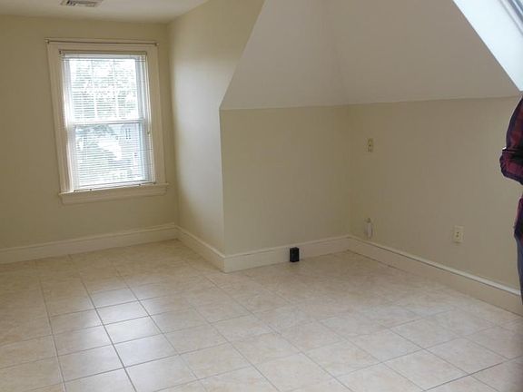 3rd image of 1342 Smith St #3