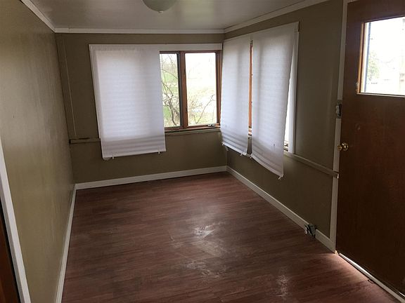 5th image of 3104 School St