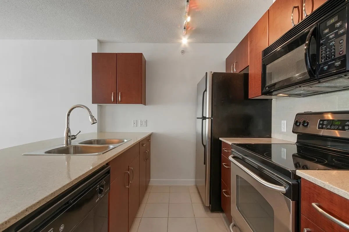 1 bed, 525 sqft, $2,450 — Photo 2