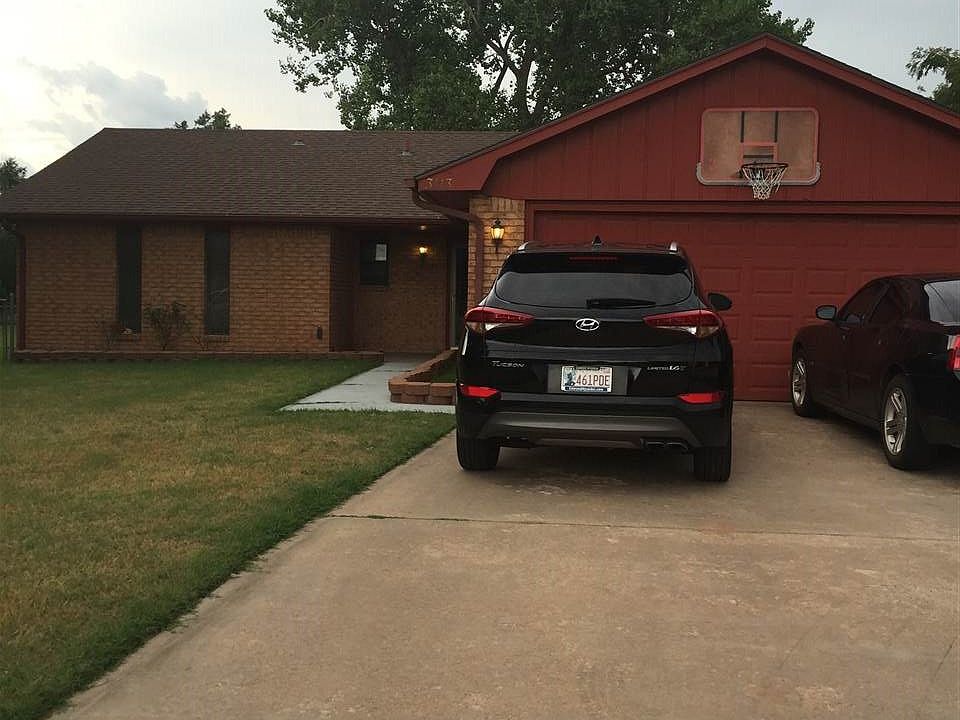 1st image of 3113 W Willowbrook Dr