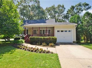 114 Toronto Ave, Massapequa, NY 11758