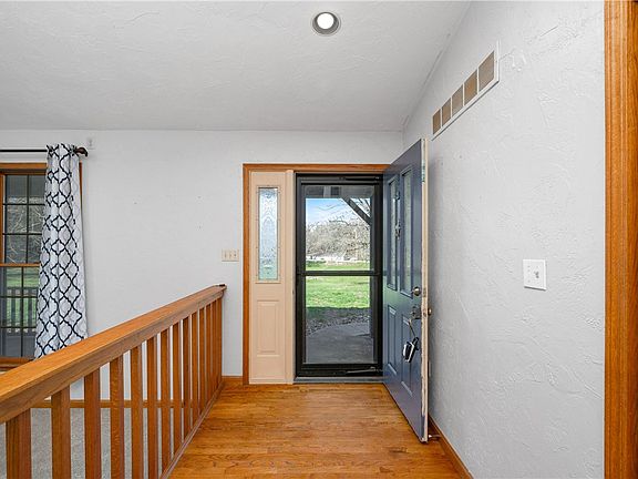 5th image of 301 Old Plank Rd