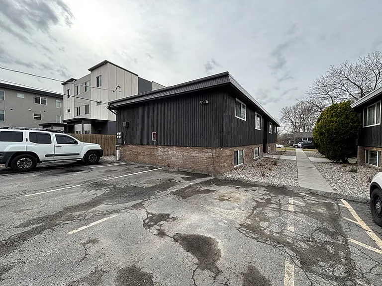 1401 S 300 E #4 — Photo 3