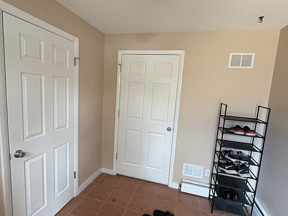 5th image of 980 Morgan Dr