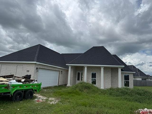 1st image of 116 Clearwater Ln