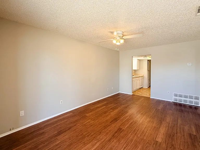 333 Charles St — Photo 4