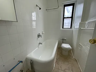 Rented by Sterea Agency