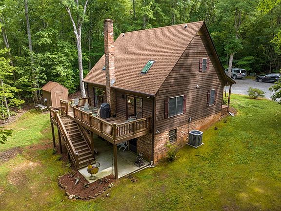 4th image of 990 Lakeshore Dr