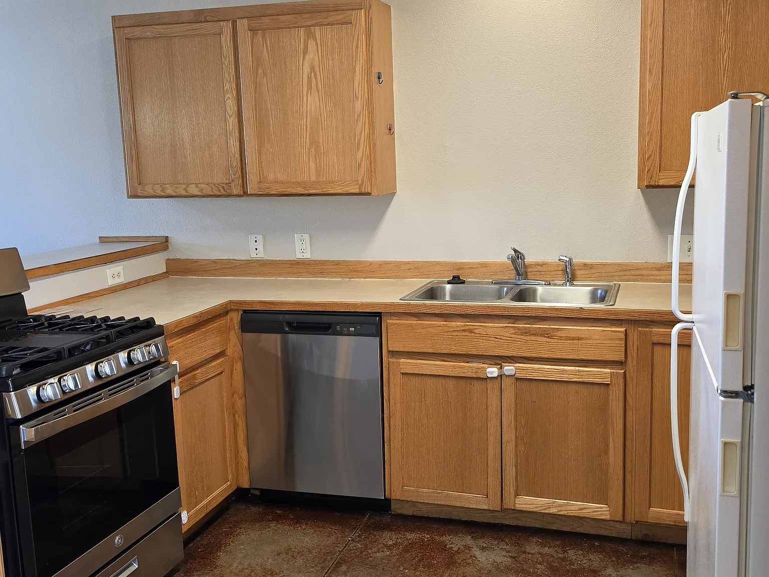 2 bed, 970 sqft, $1,400 — Photo 1
