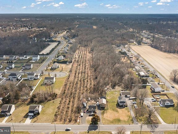 3rd image of E Oak Rd