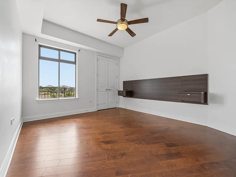 717 Riverside Dr #504 — Photo 16