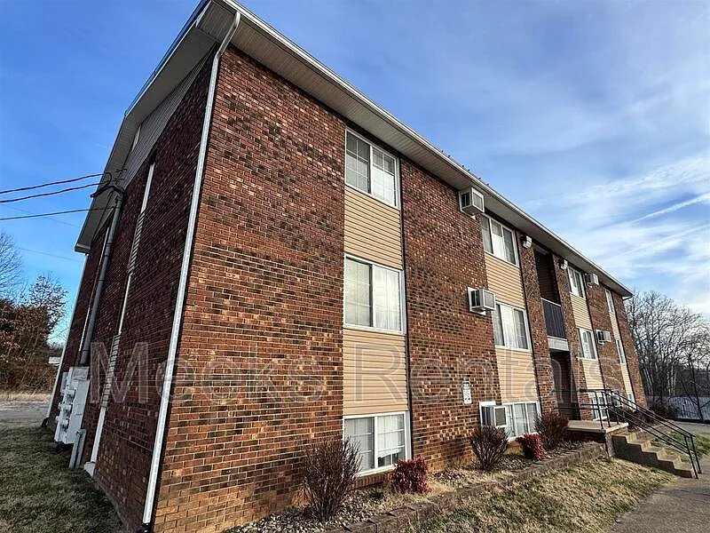 Main Street Apartments — Photo 3