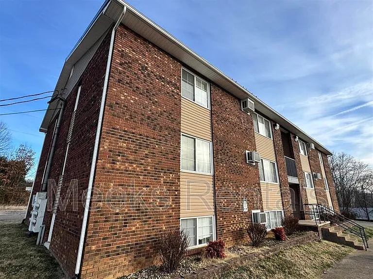 Main Street Apartments — Photo 3