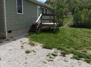 16 Stricklin Rd, Hurricane, WV 25526