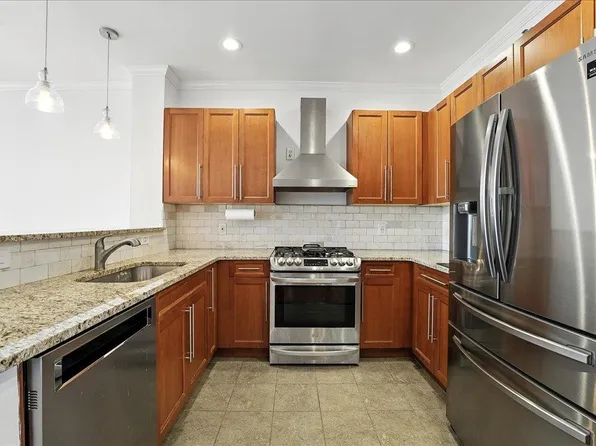 15 Freedom Way image 3 of 48