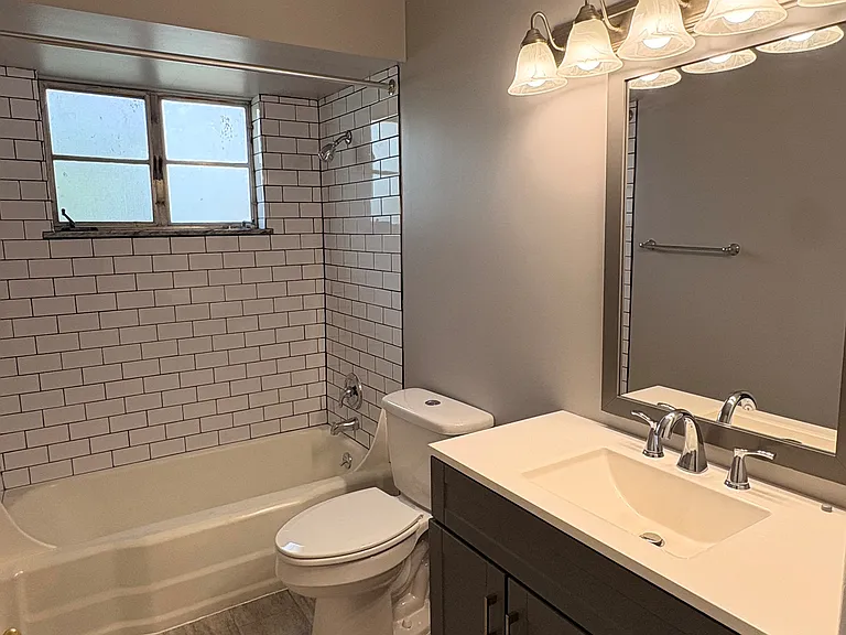 1263 S James Rd — Photo 15